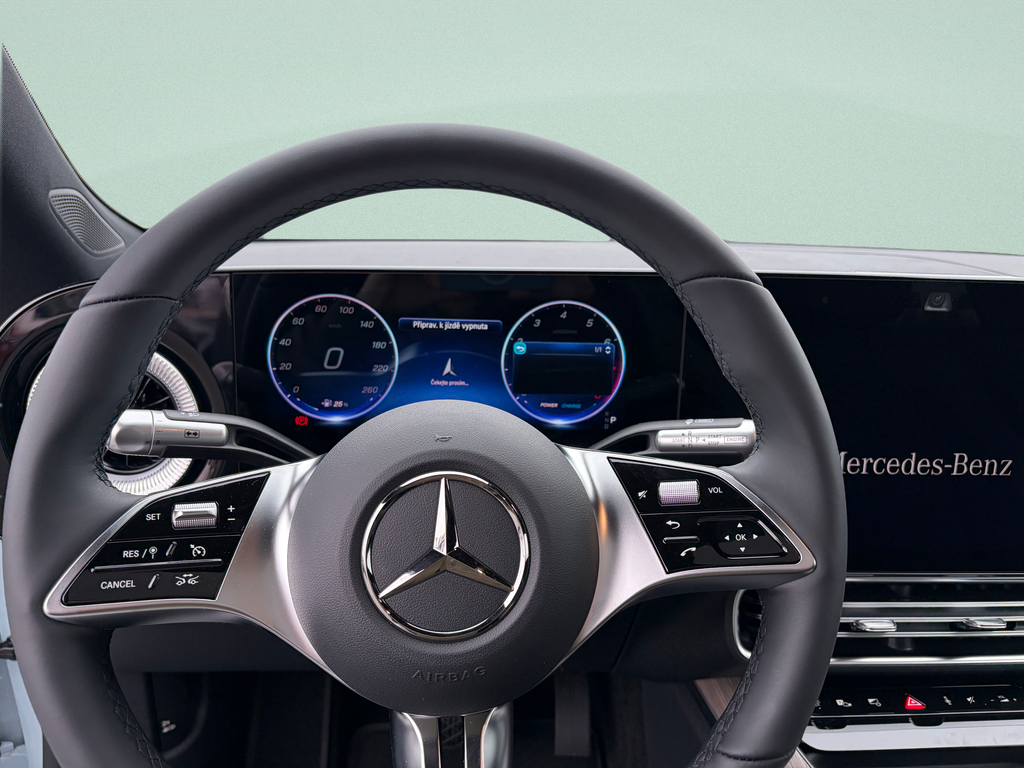 Mercedes-Benz CLA 200 (foto 9)