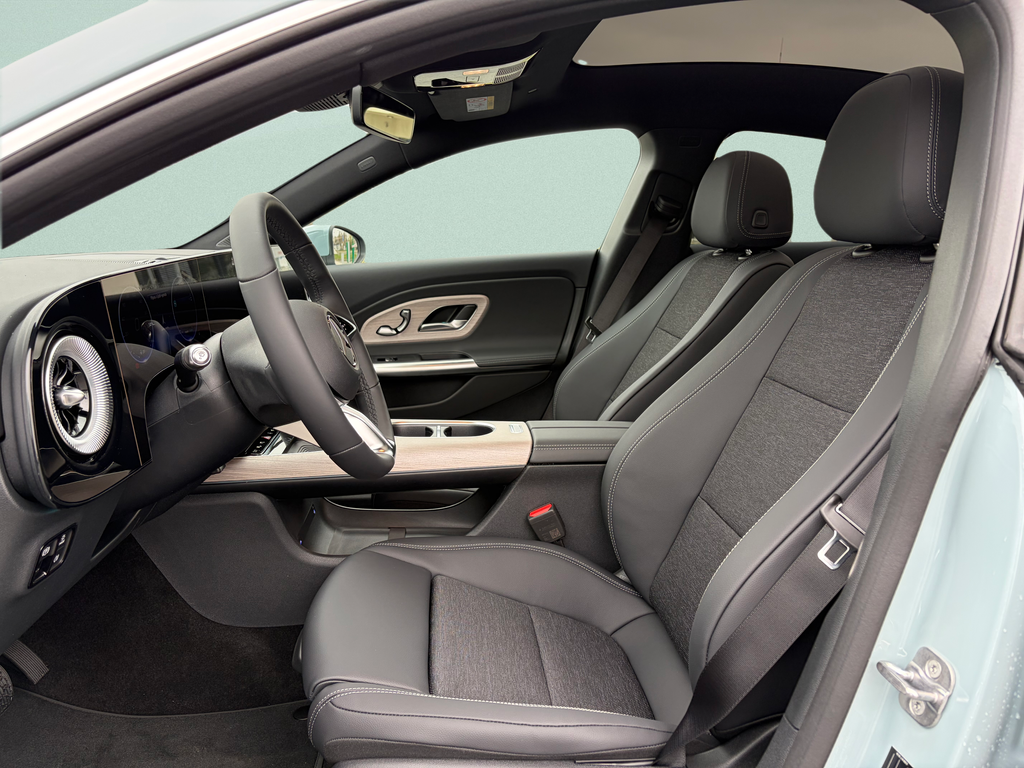 Mercedes-Benz CLA 200 (foto 12)