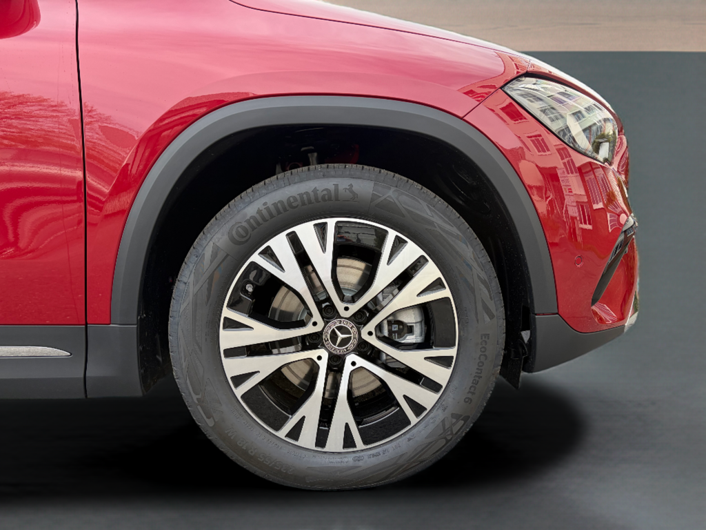 Mercedes-Benz GLA 180 (foto 14)