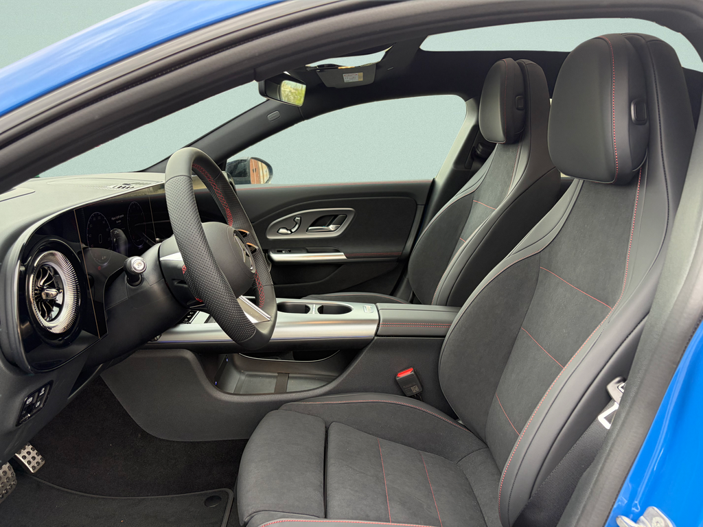 Mercedes-Benz CLA 220 4MATIC (foto 12)