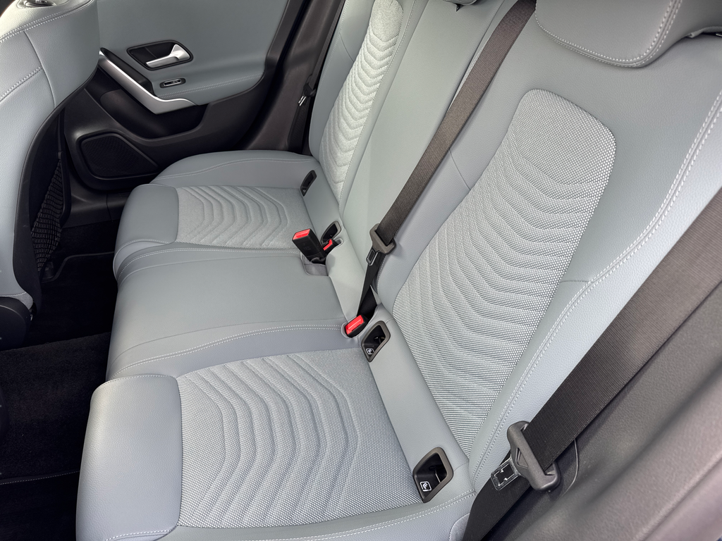 Mercedes-Benz CLA 180 PROGRESSIVE 180 (foto 14)