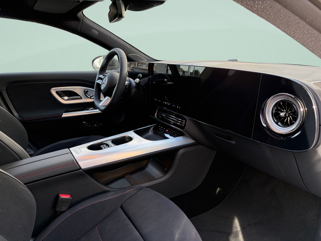 Mercedes-Benz CLA 350 4MATIC Shooting Brake EQ (foto 4)