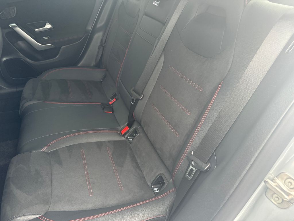 Mercedes-Benz CLA 200 AMG paket CLA 200d (foto 13)