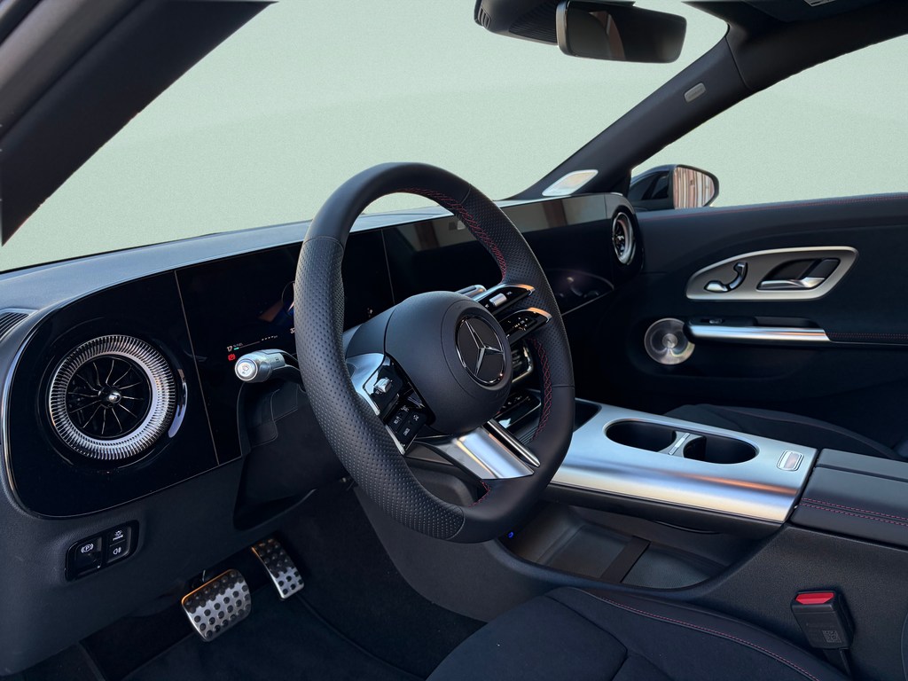 Mercedes-Benz CLA 200 4MATIC (foto 8)
