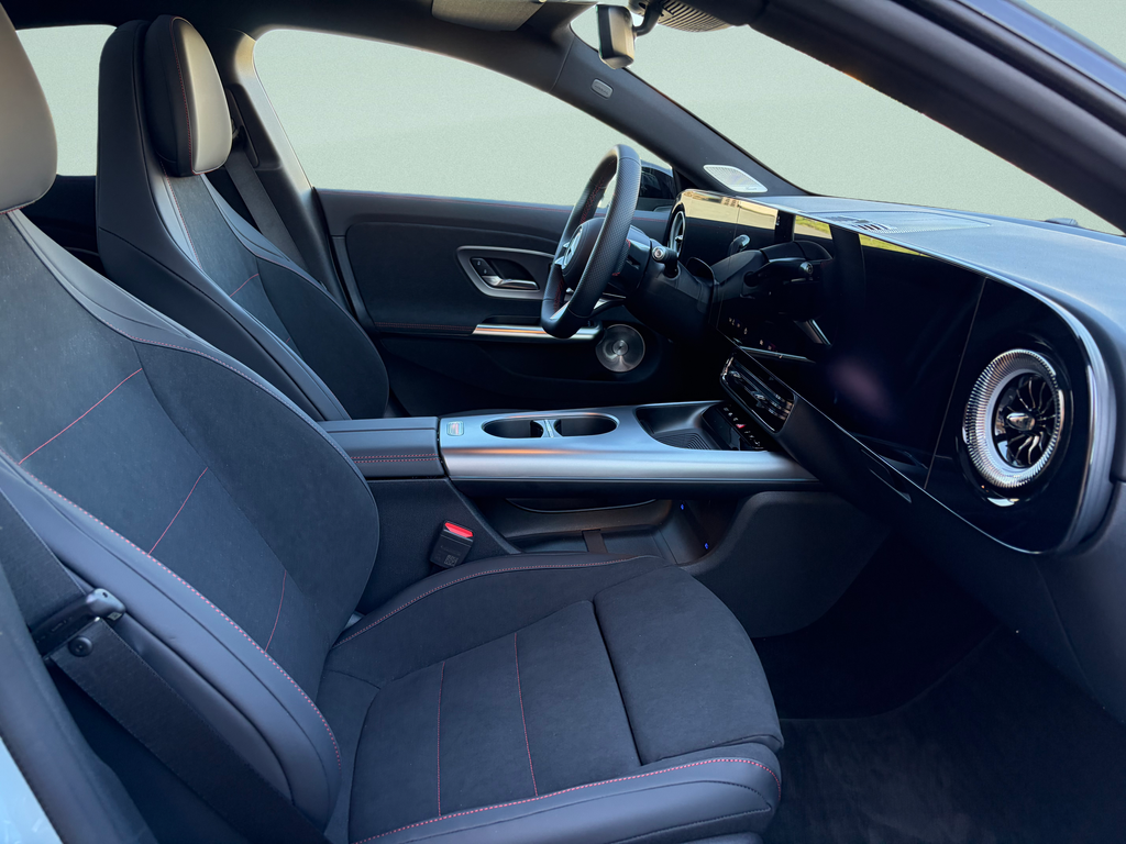 Mercedes-Benz CLA 200 4MATIC (foto 11)