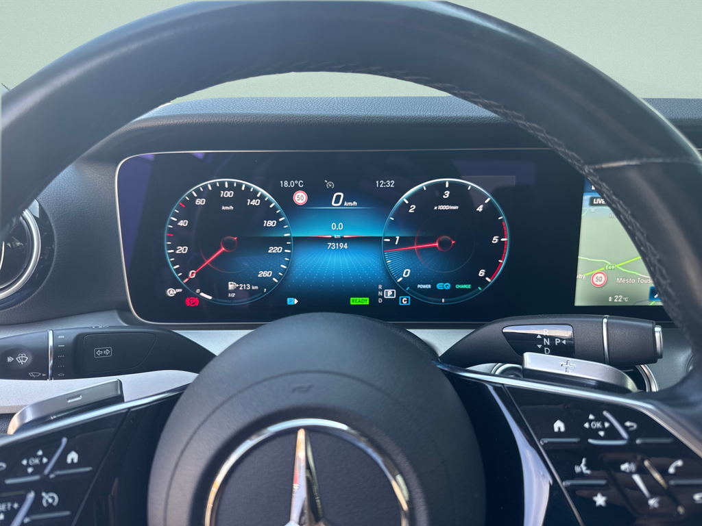 Mercedes-Benz E 220 AVANTGARDE E 220d 4MATIC (foto 10)