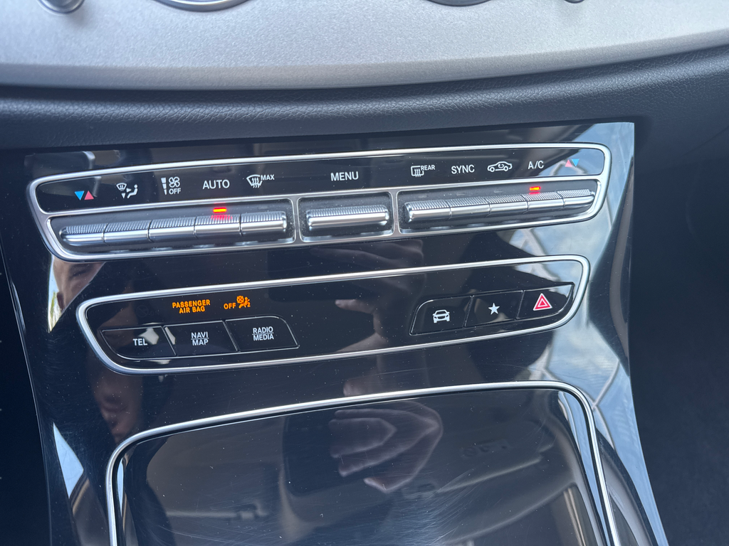 Mercedes-Benz E 220 AVANTGARDE E 220d 4MATIC (foto 16)