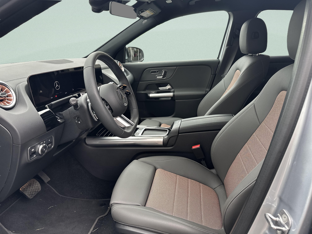 Mercedes-Benz EQA EQA 300 4MATIC (foto 12)