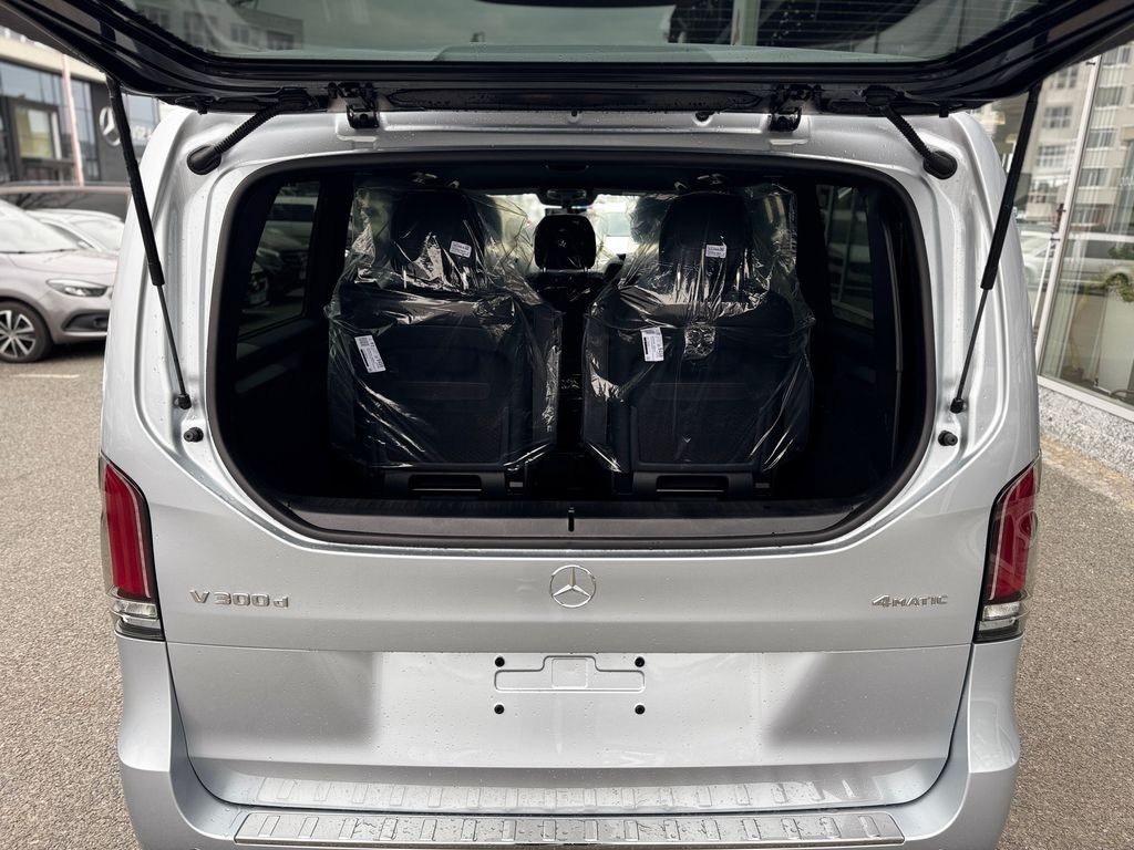 Mercedes-Benz V 300 L EXCLUSIVE AMG 4MATIC (foto 5)