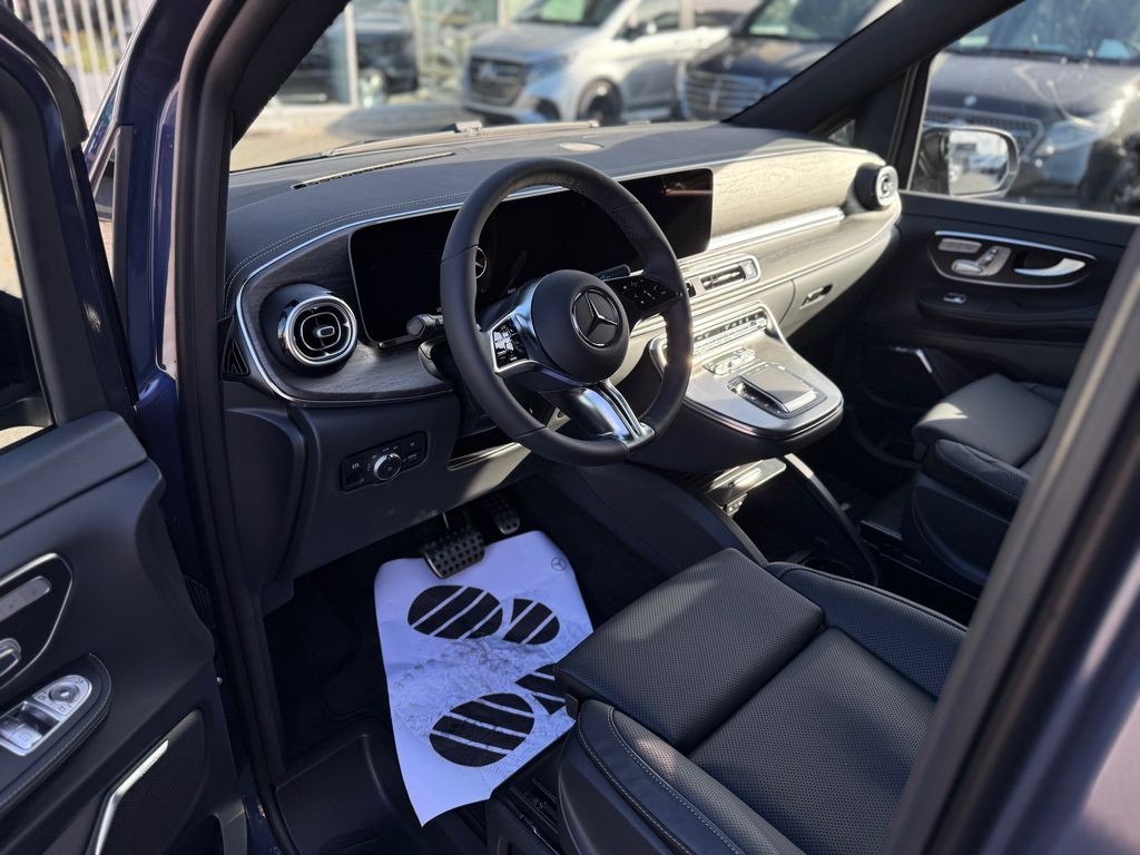 Mercedes-Benz V 300 XL EXCLUSIVE AMG 4MATIC (foto 6)