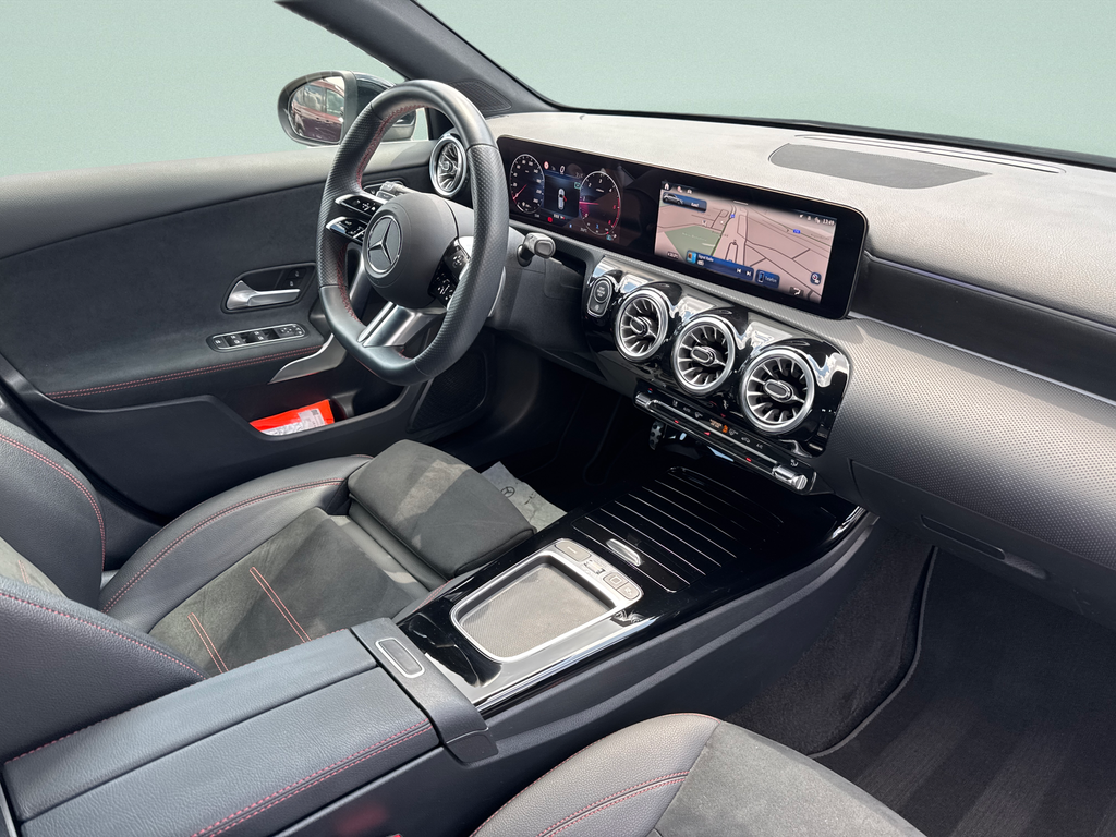 Mercedes-Benz A 200 AMG paket 200d (foto 11)