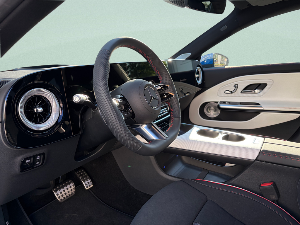 Mercedes-Benz CLA 200 Shooting Brake (foto 8)