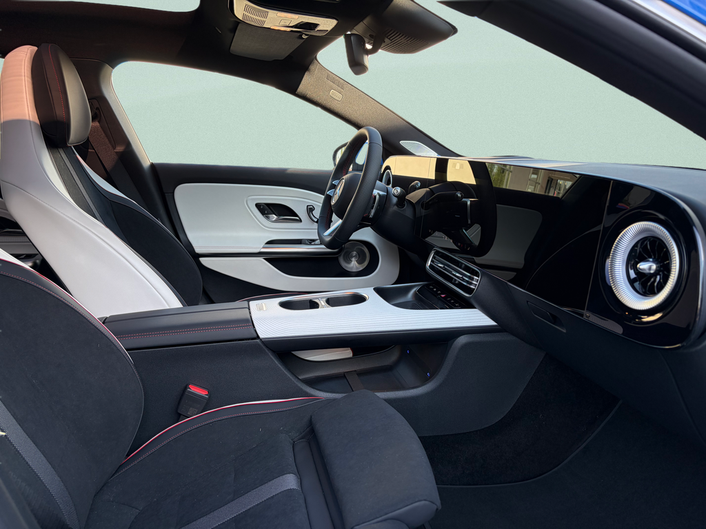 Mercedes-Benz CLA 200 Shooting Brake (foto 11)