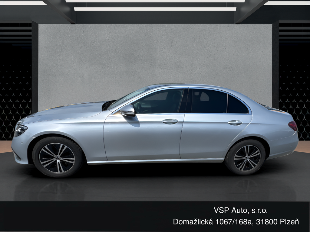Mercedes-Benz E 220 AVANTGARDE E 220d 4MATIC (foto 1)