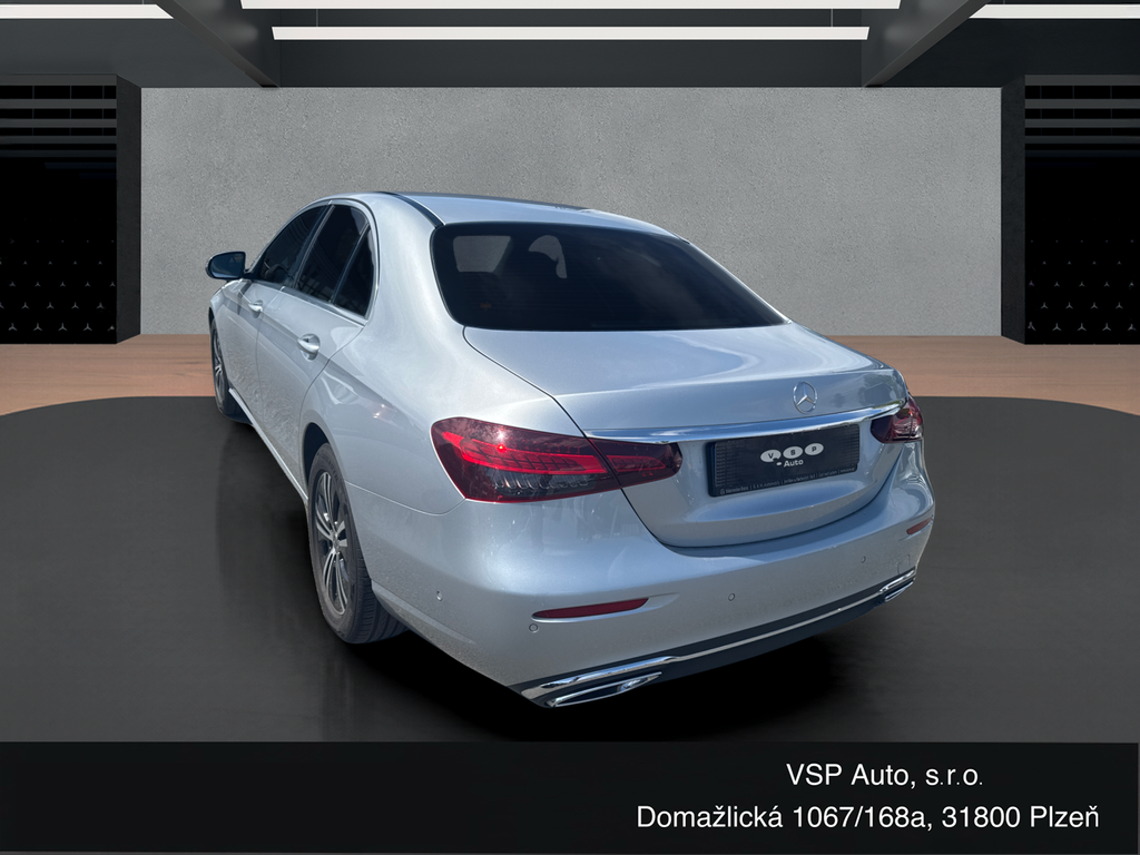 Mercedes-Benz E 220 AVANTGARDE E 220d 4MATIC (foto 2)