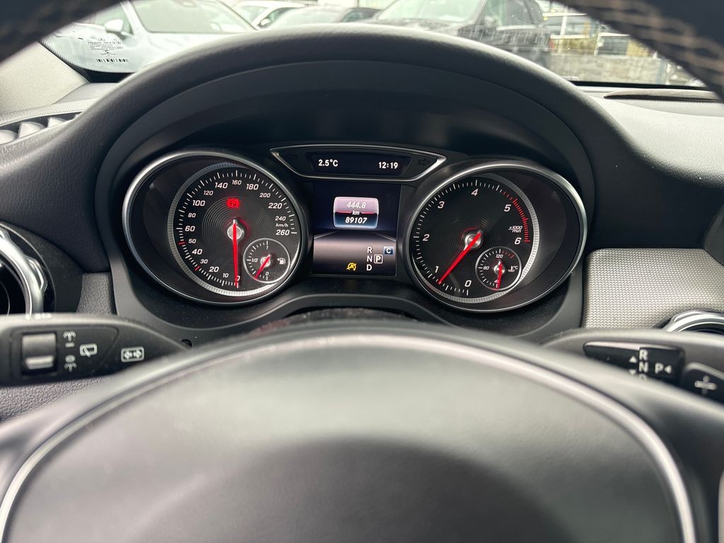 Mercedes-Benz GLA 200 URBAN paket GLA 200d 4MATIC (foto 9)