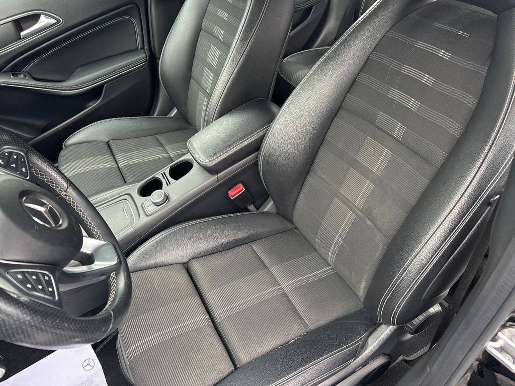 Mercedes-Benz GLA 200 URBAN paket GLA 200d 4MATIC (foto 12)