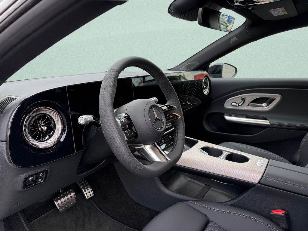 Mercedes-Benz CLA 220 (foto 8)