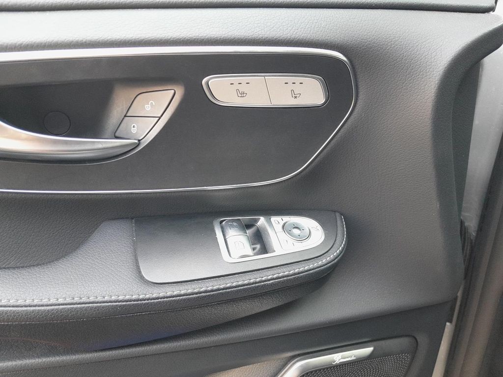 Mercedes-Benz V 250 (foto 15)