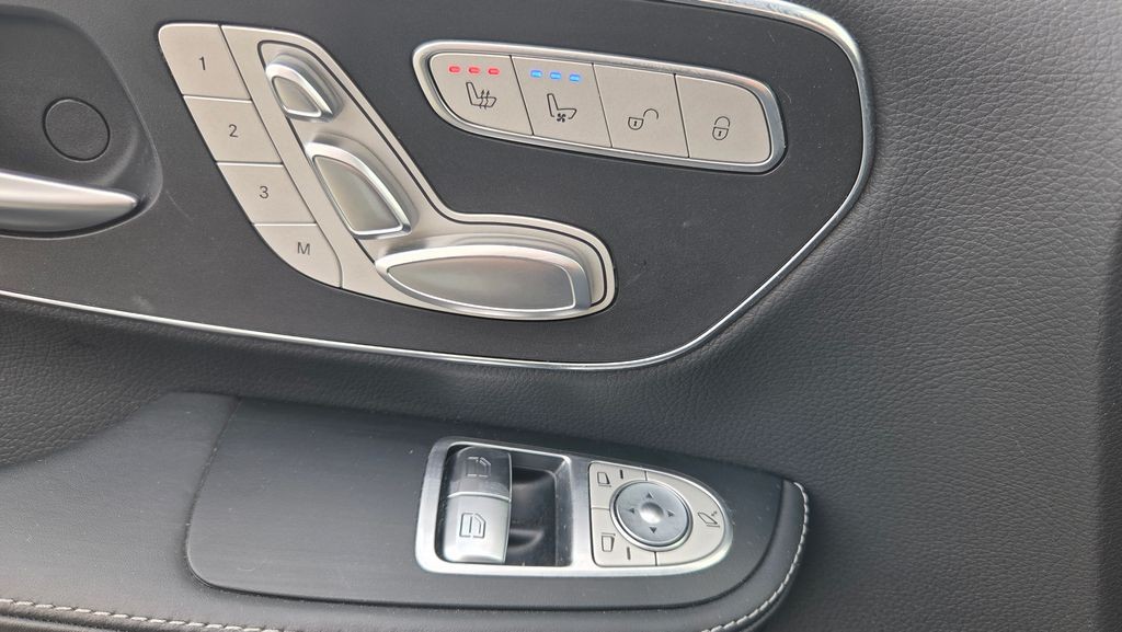 Mercedes-Benz V 300 300d/L EXCLUSIVE 4MATIC (foto 14)