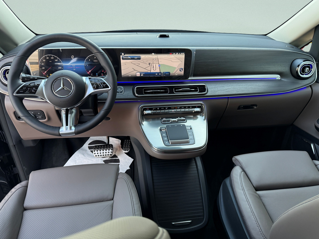 Mercedes-Benz V 300 L EXCLUSIVE AMG 4MATIC (foto 9)