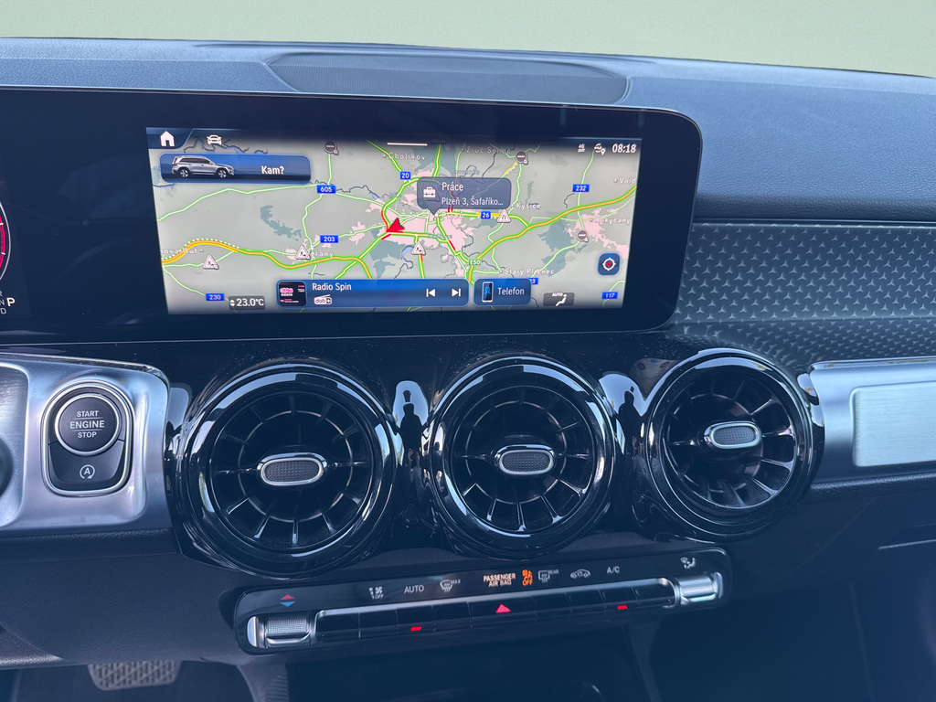 Mercedes-Benz GLB 200 200d 4MATIC (foto 15)