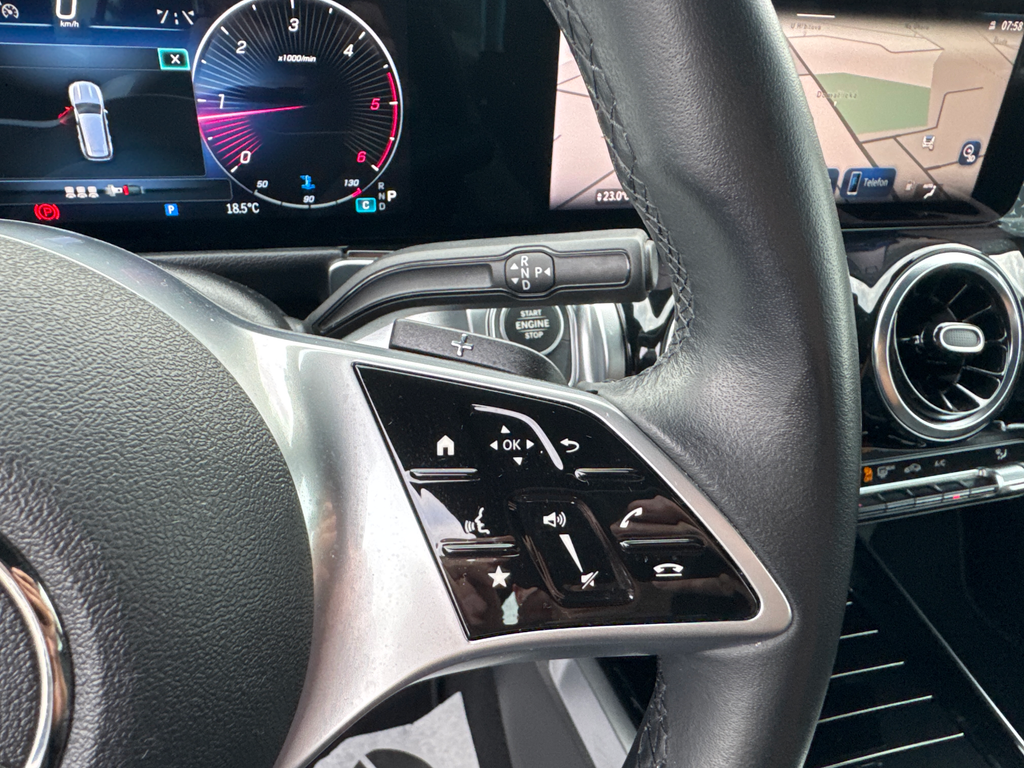 Mercedes-Benz GLB 200 200d 4MATIC (foto 18)