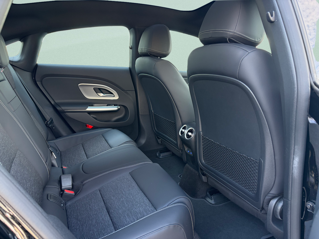 Mercedes-Benz CLA 250+ electric (foto 12)