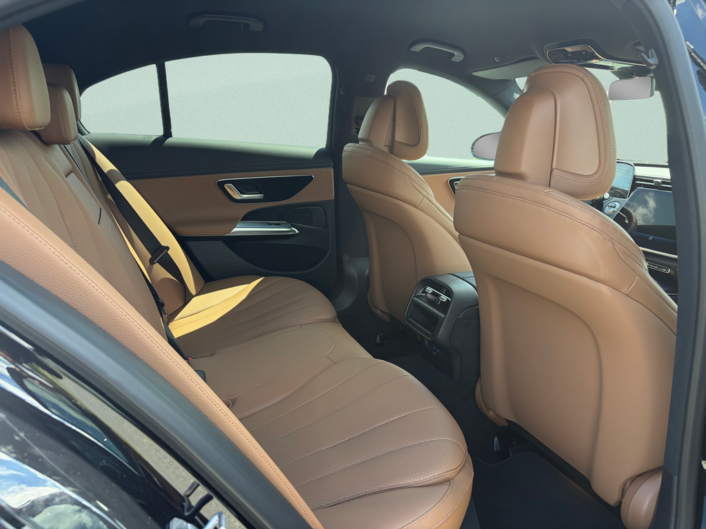 Mercedes-Benz E 220 d 4MATIC (foto 13)