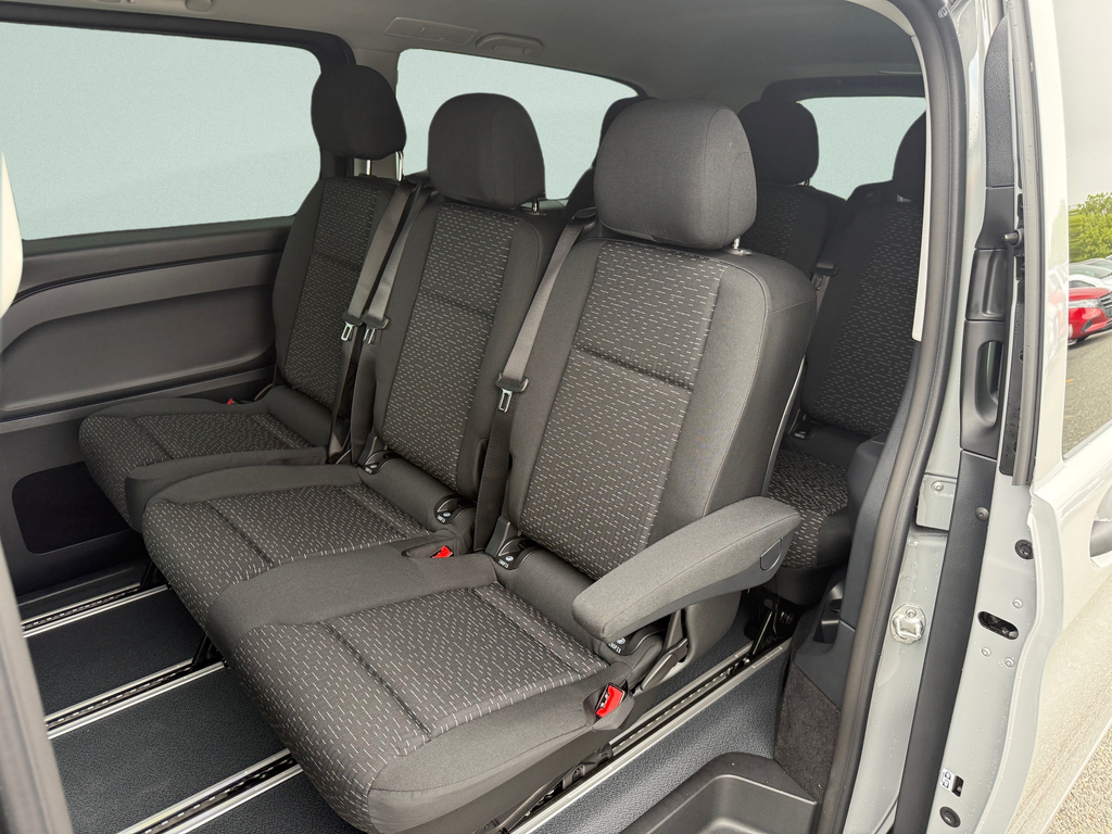 Mercedes-Benz Vito 124 CDI TOURER SELECT XL 4x4 Sklad (foto 9)