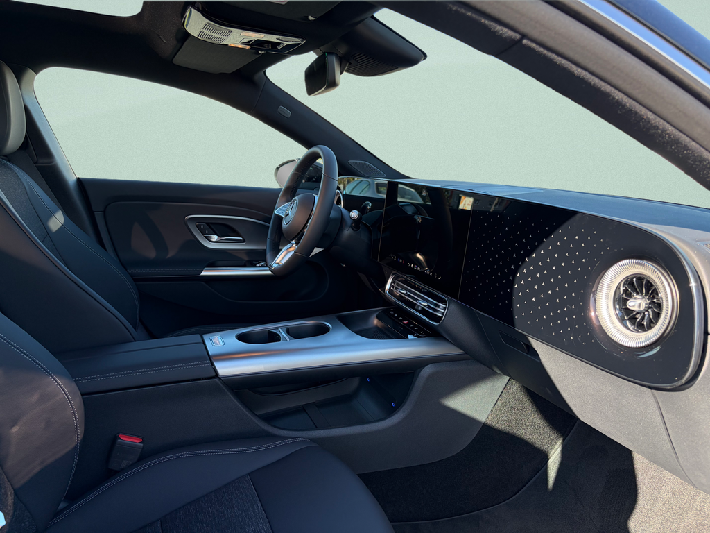 Mercedes-Benz CLA 200 Shooting Brake (foto 11)