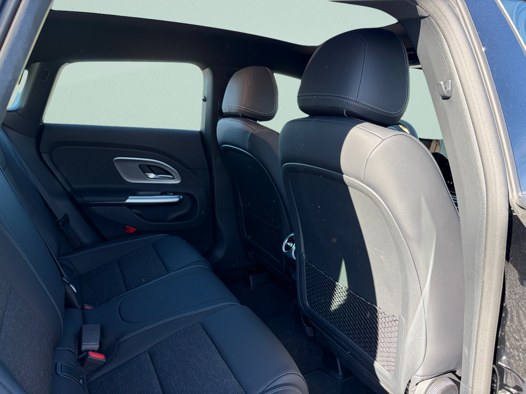 Mercedes-Benz CLA 200 Shooting Brake (foto 13)
