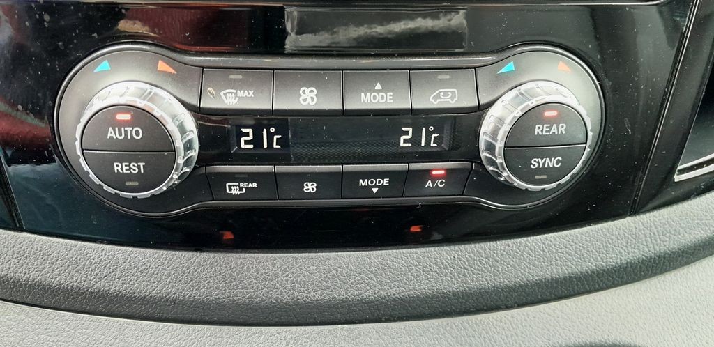 Mercedes-Benz Vito 124CDI/XL Select 4x4, ACC (foto 14)