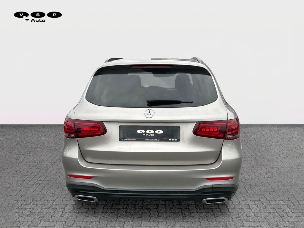 Mercedes-Benz GLC 300 AMG paket rezervováno (foto 3)