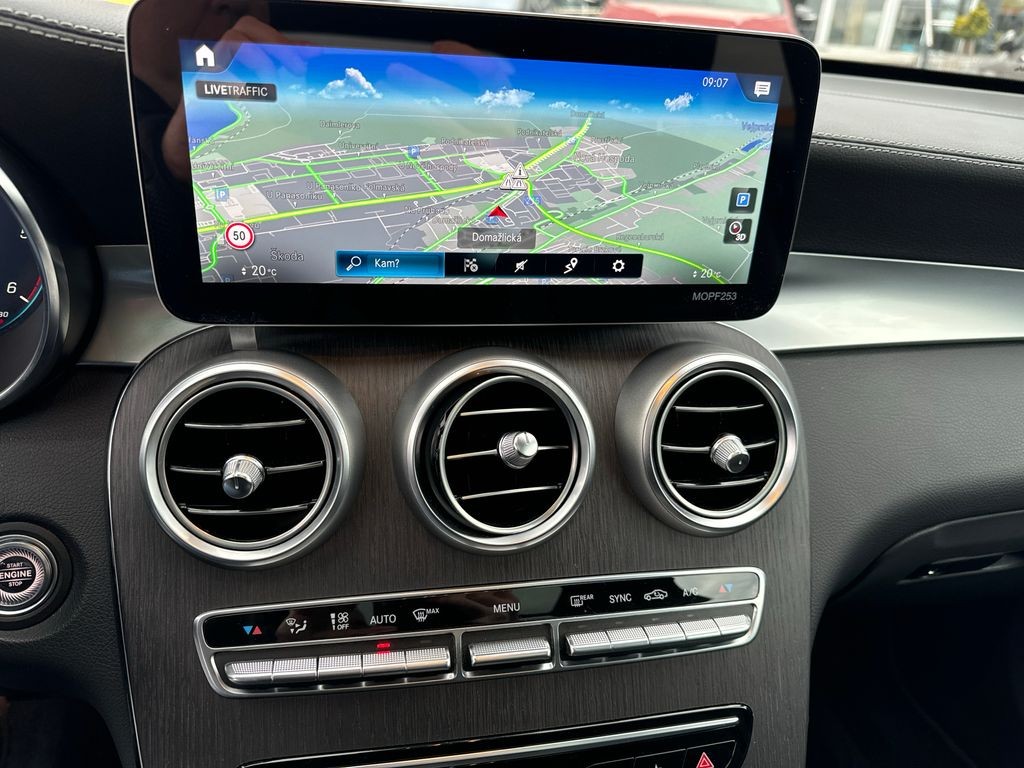 Mercedes-Benz GLC 300 AMG paket rezervováno (foto 13)