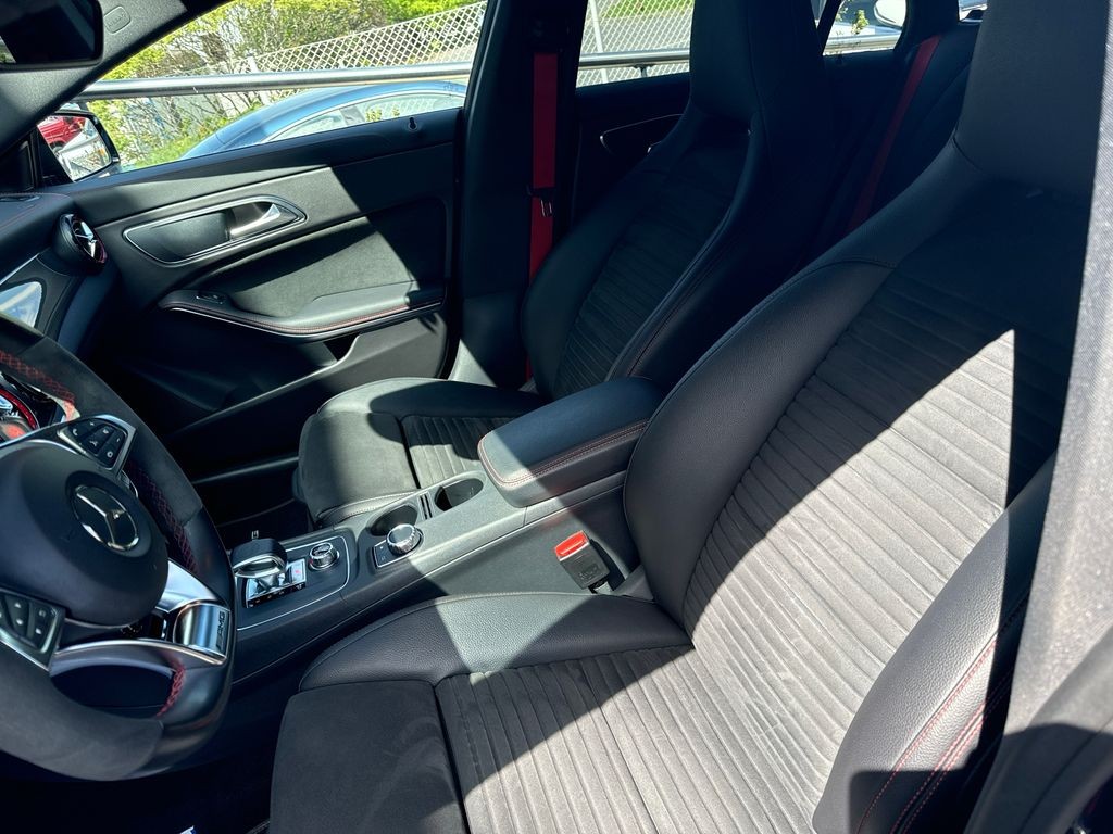 Mercedes-Benz CLA 45 AMG Shooting Brake 45 4MATIC Shooting Break (foto 11)