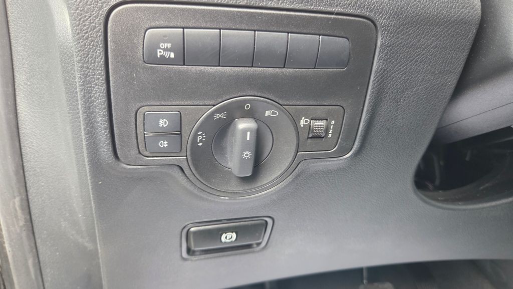 Mercedes-Benz Vito 114 CDI/L dílna Sortimo (foto 13)