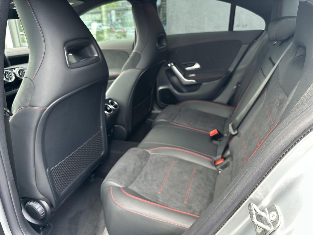 Mercedes-Benz CLA 200 d AMG Style Edition (foto 13)
