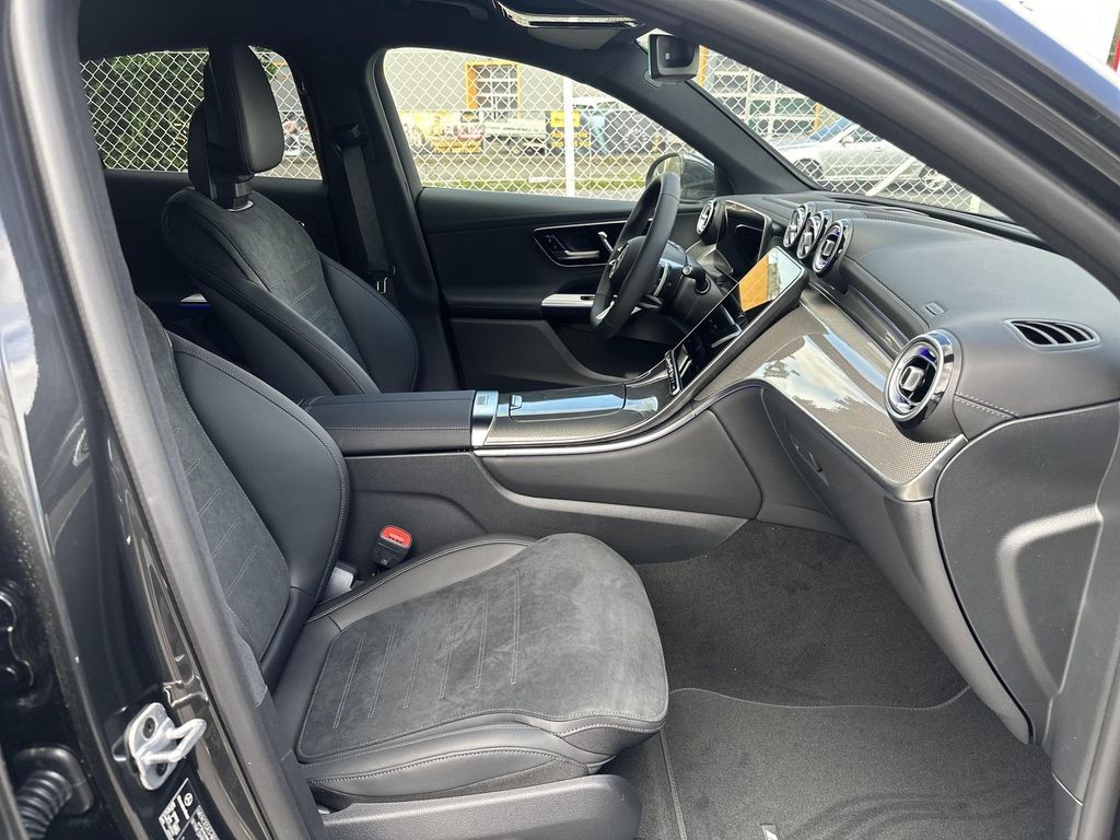 Mercedes-Benz GLC 300 d 4MATIC kupé (foto 11)