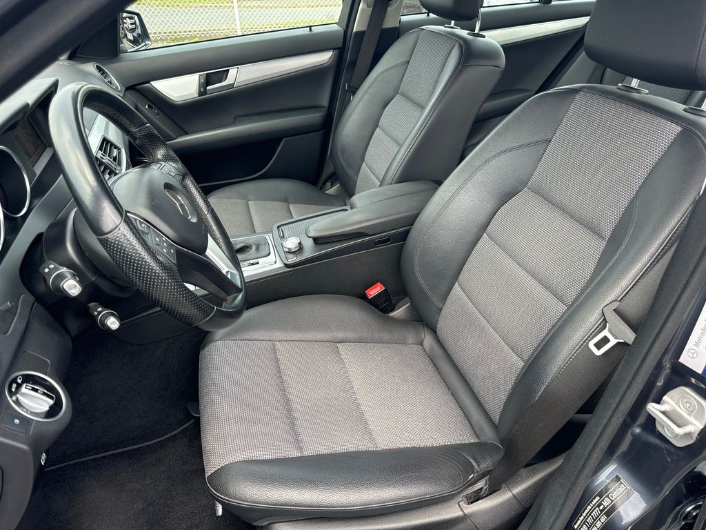 Mercedes-Benz C 220 220CDI AVANTGARDE (foto 12)