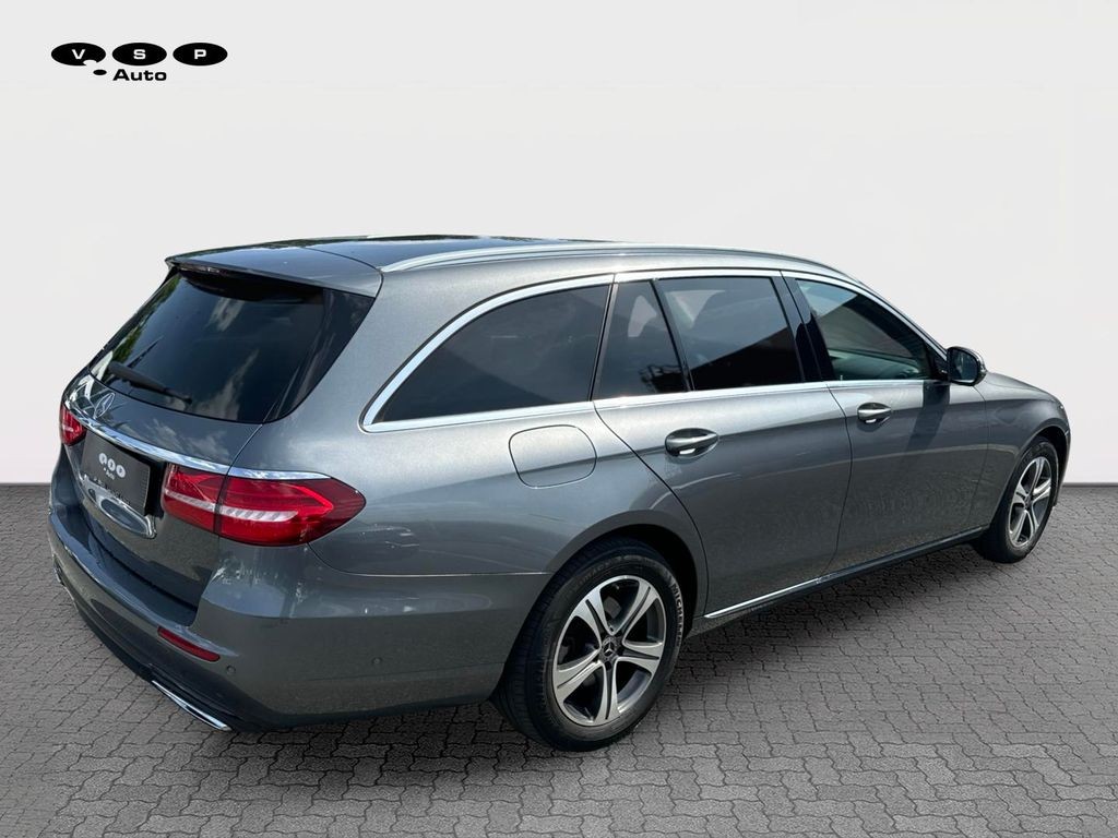 Mercedes-Benz E 220 220d 4MATIC (foto 4)