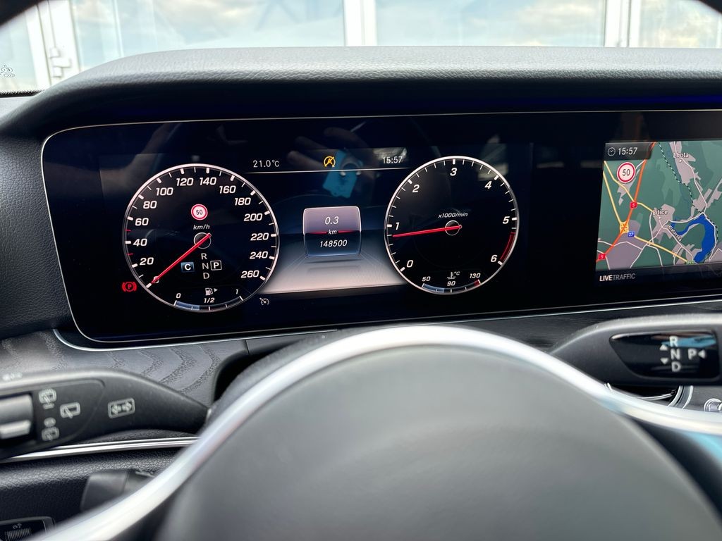 Mercedes-Benz E 220 220d 4MATIC (foto 9)