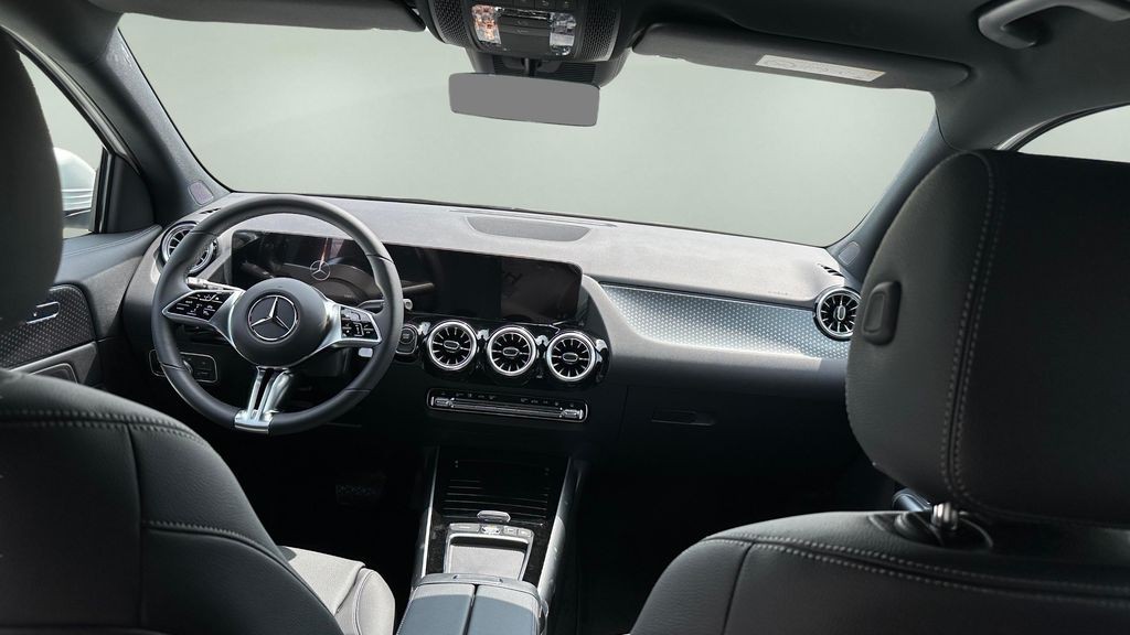 Mercedes-Benz EQA 250+ (foto 10)