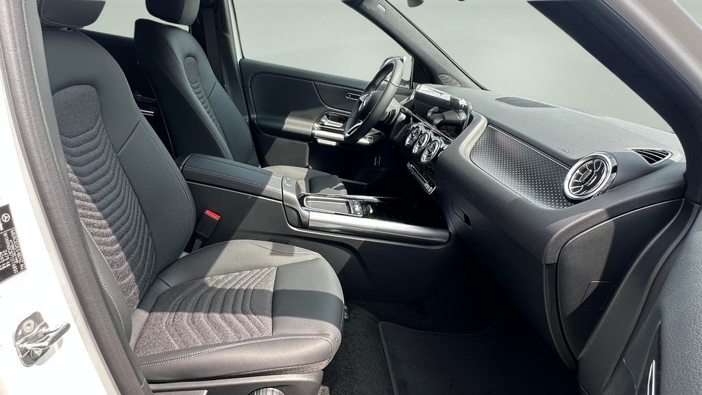 Mercedes-Benz EQA 250+ (foto 11)