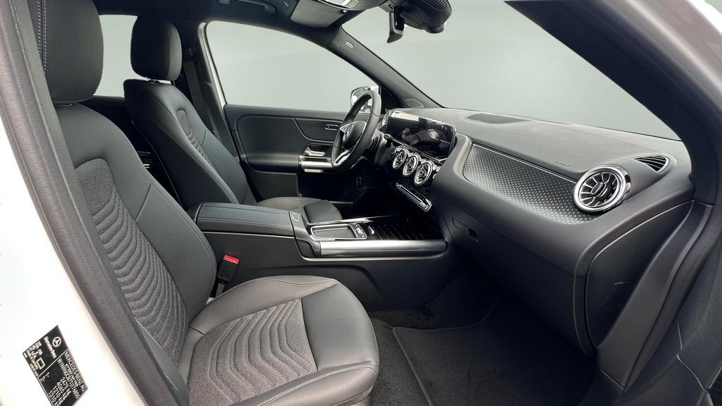 Mercedes-Benz EQA 250+ (foto 14)