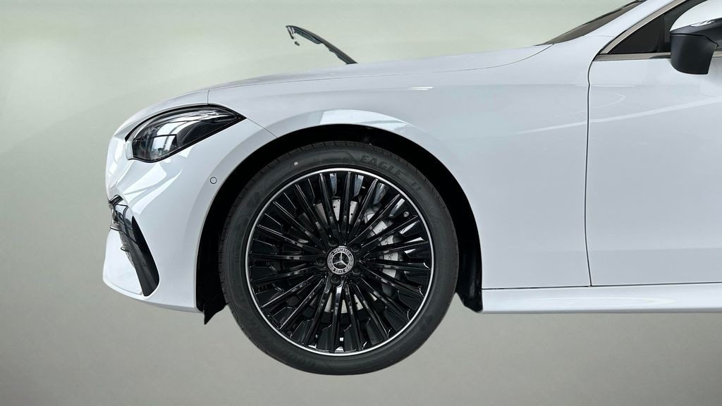 Mercedes-Benz CLE 300 4MATIC kupé (foto 14)
