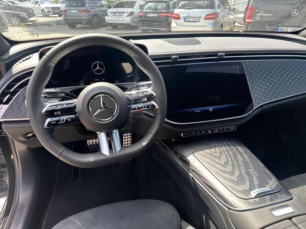 Mercedes-Benz E 220 d 4MATIC (foto 9)