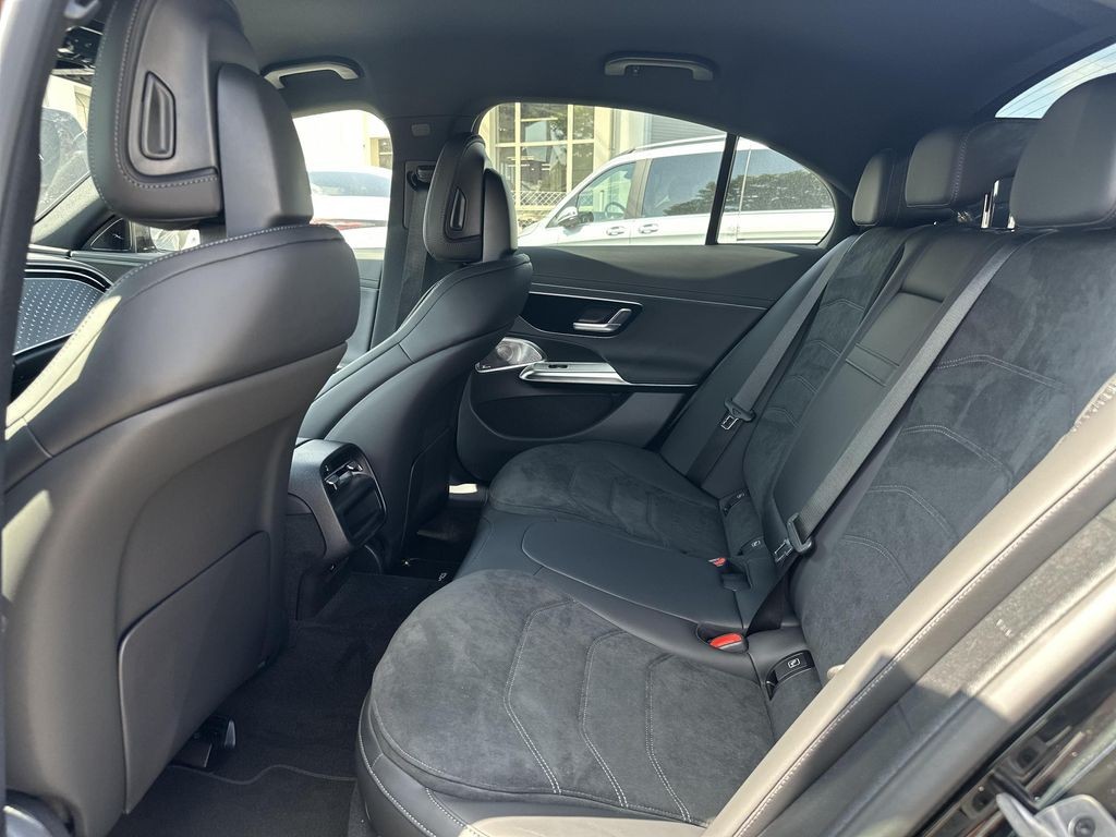 Mercedes-Benz E 220 d 4MATIC (foto 13)
