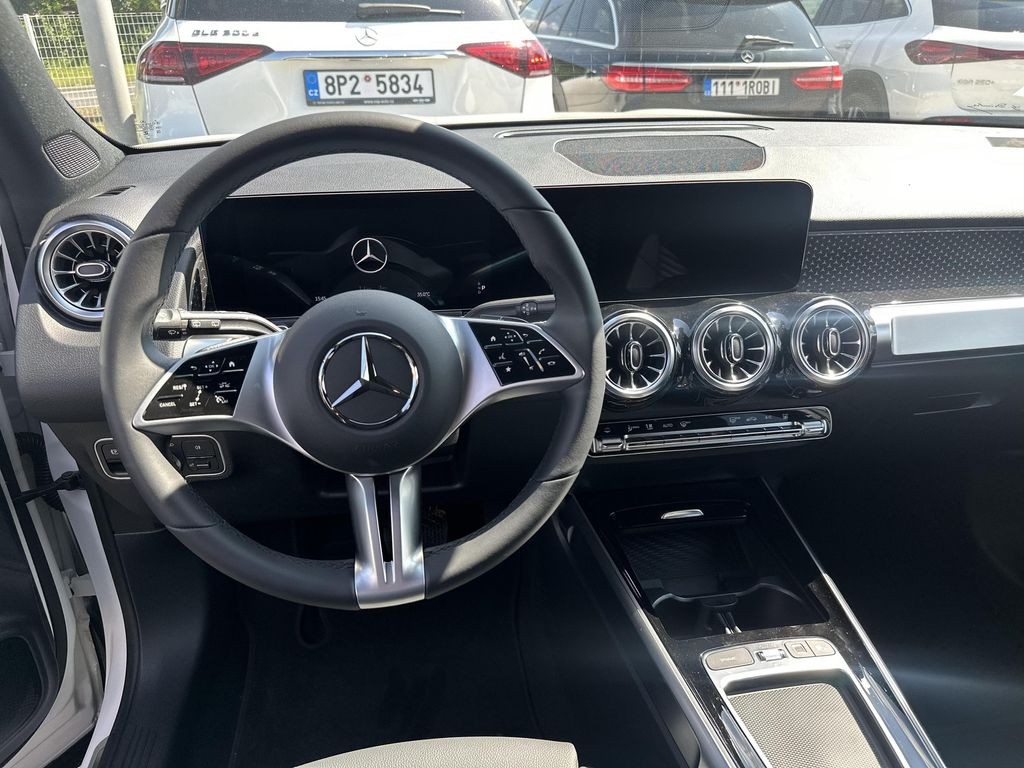Mercedes-Benz EQB 250+ (foto 9)