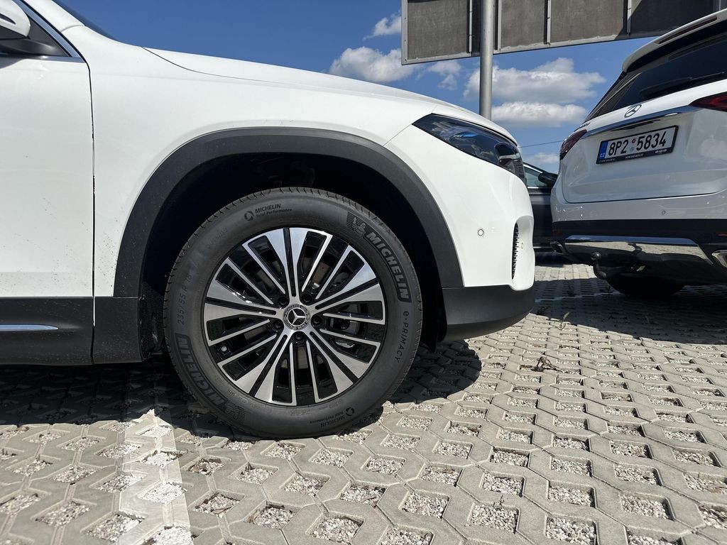Mercedes-Benz EQB 250+ (foto 14)